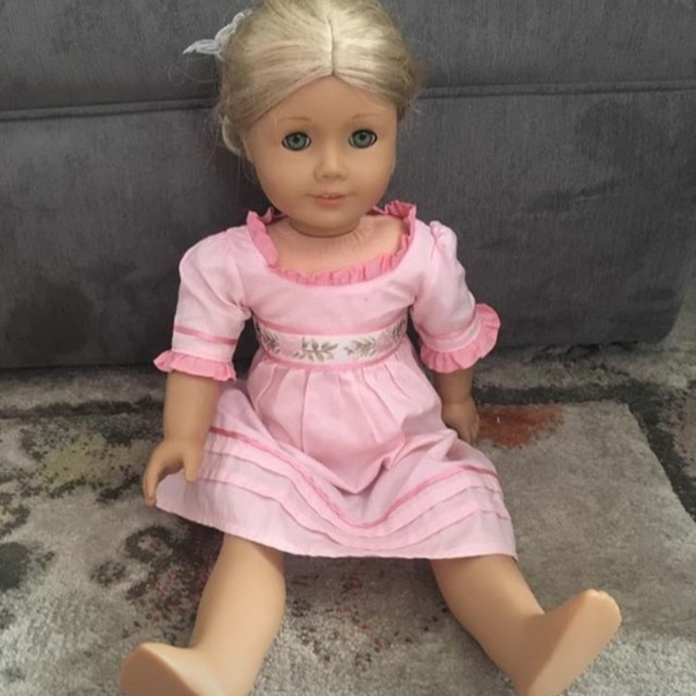 Caroline-American Girl